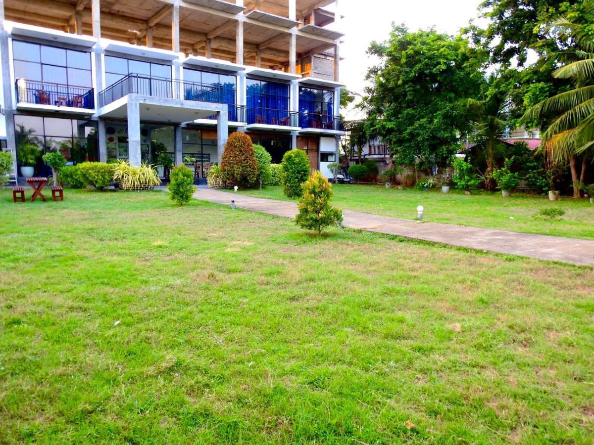 Aqua Marine Beach Hotel Kalkudah  Kültér fotó