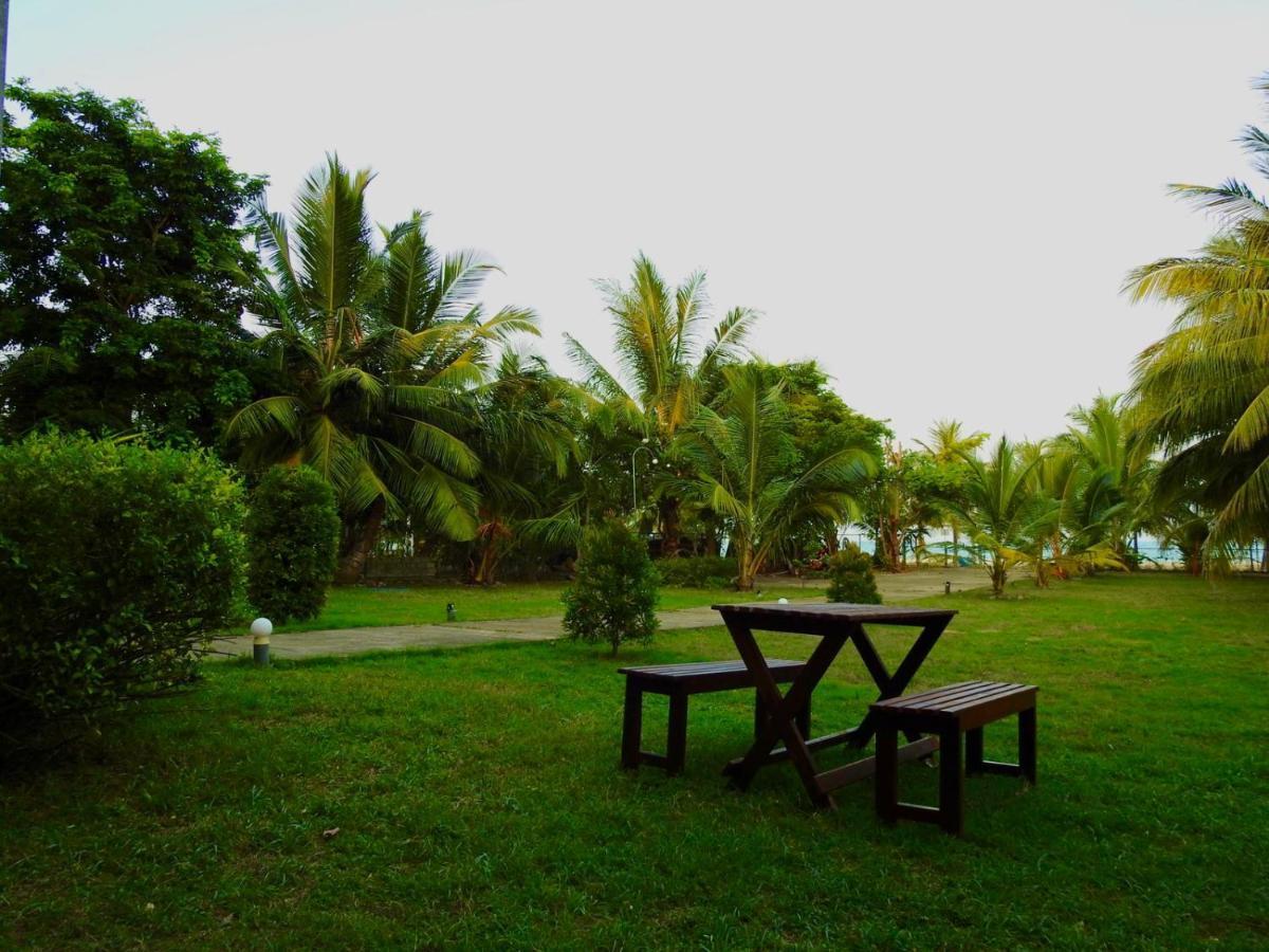 Aqua Marine Beach Hotel Kalkudah  Kültér fotó
